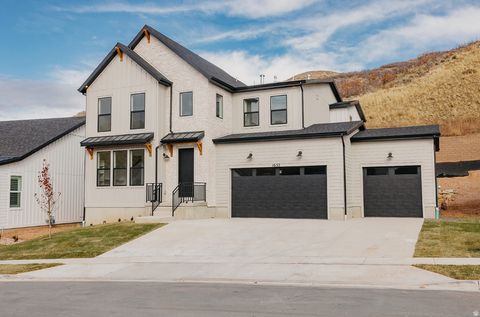 Photo of 1632 W CANYON RIM RD E, Lehi, UT 84048 (MLS # 2124589) Photo of 1632 W CANYON RIM RD E, Lehi, UT 84048 (MLS # 2124589)