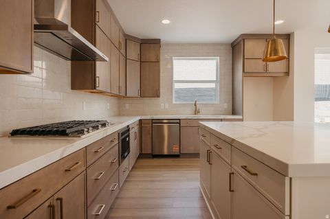 Tiny photo for 1632 W CANYON RIM RD E, Lehi, UT 84048 (MLS # 2124589)