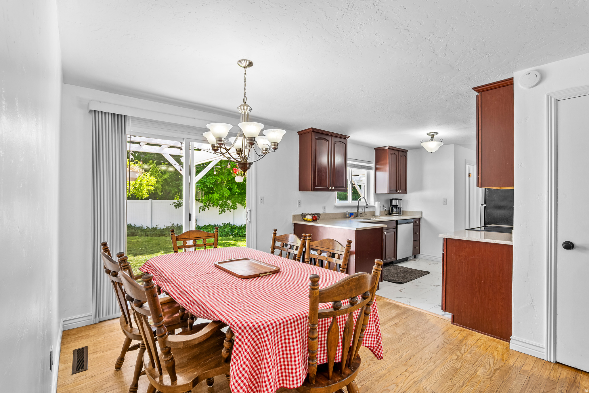 MOUNTAIN VISTA - Residential