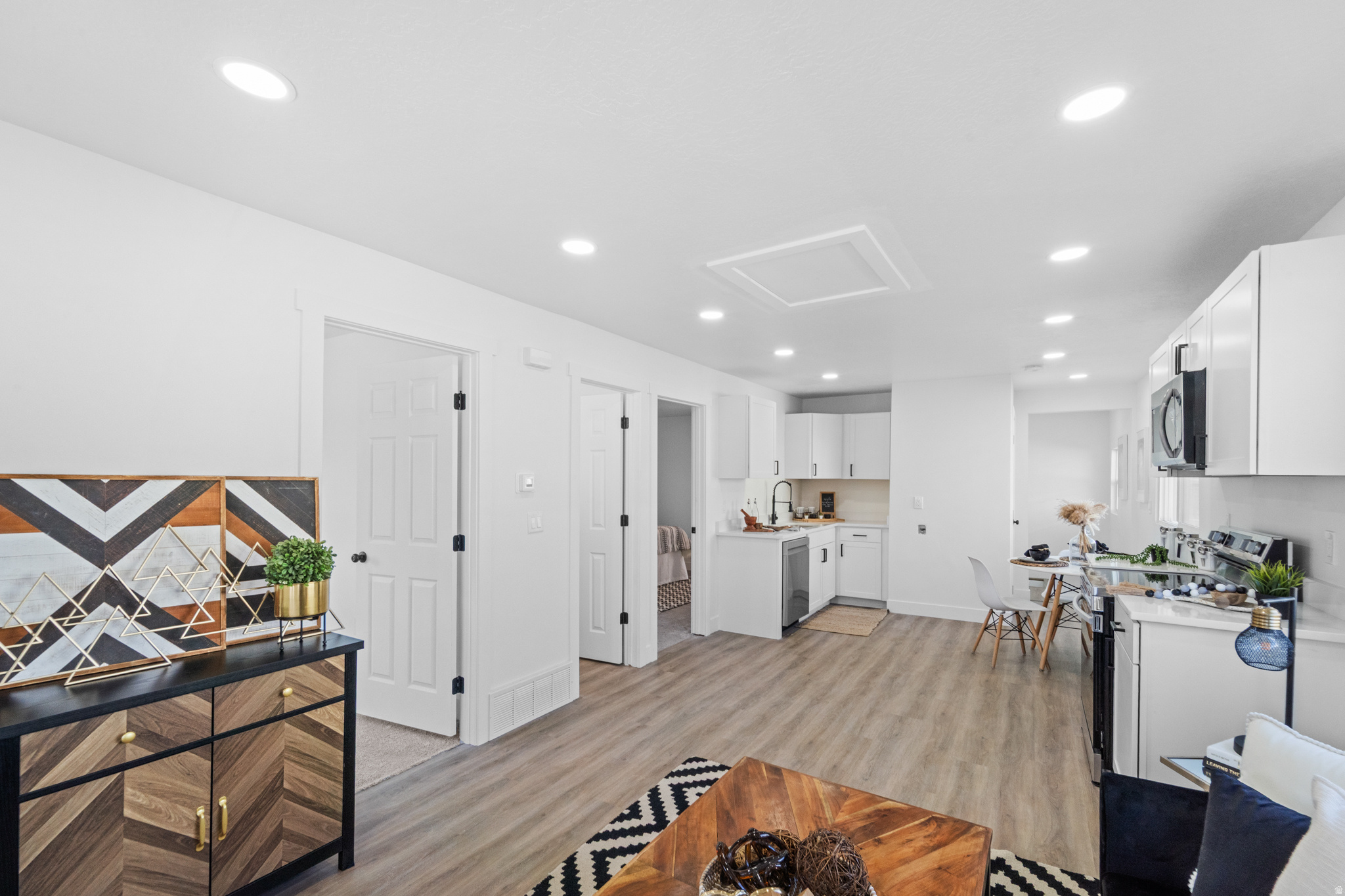 OAKLEY - Residential