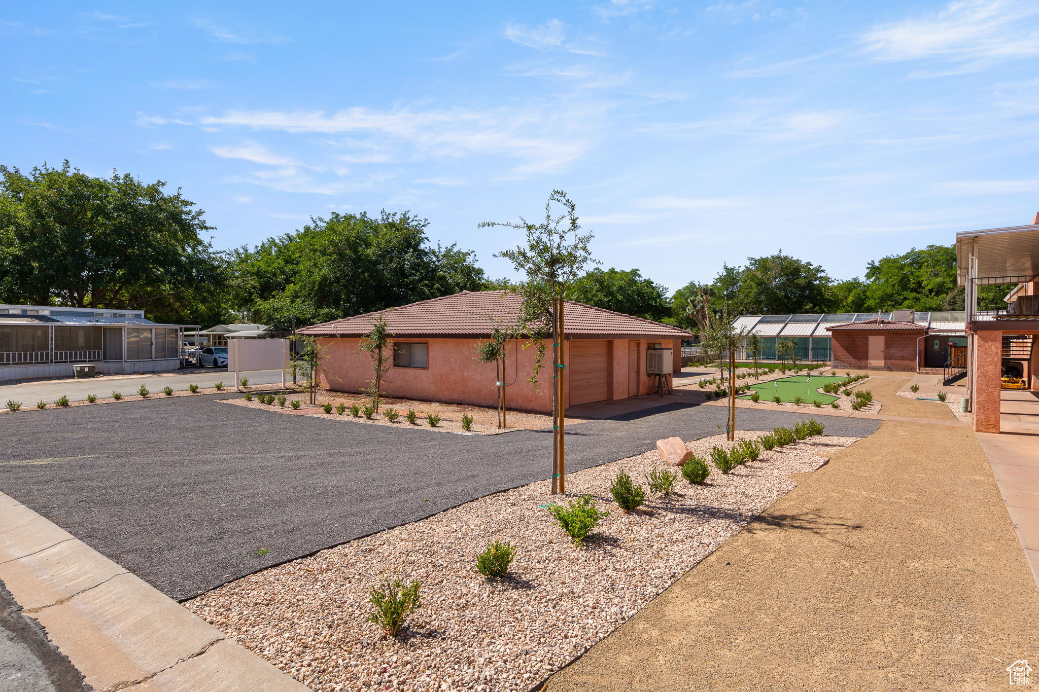 KINGS ROW EST 1 - Residential