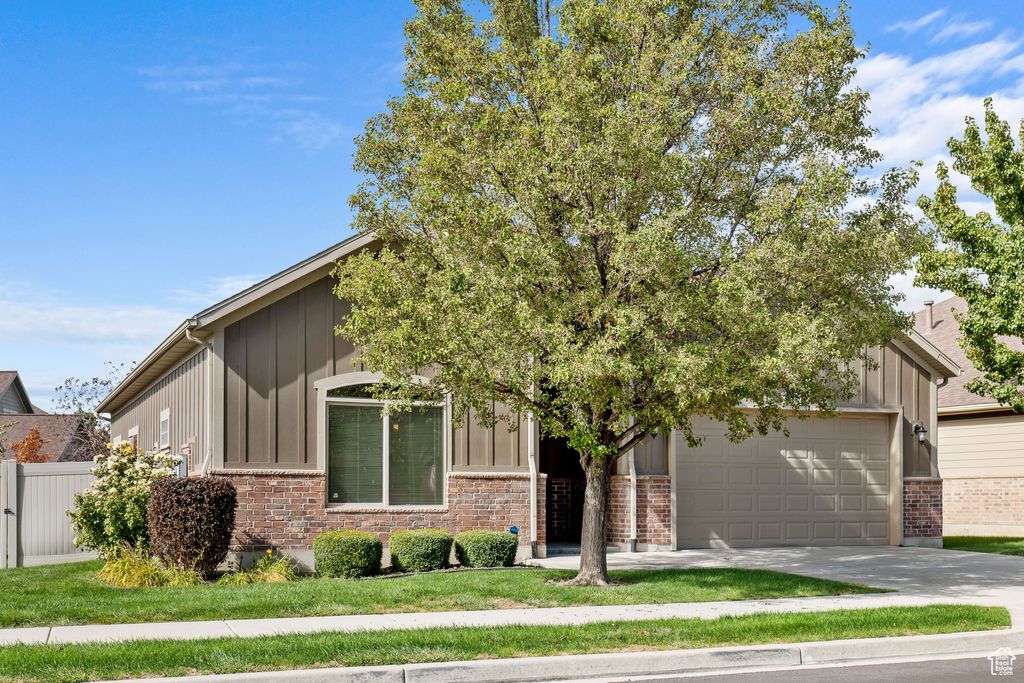Photo of 9166 S CLUB OAKS Dr W, Sandy, UT 84070 (MLS # 2119143)
