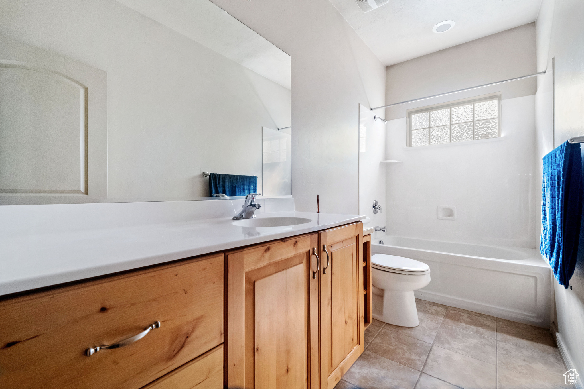 RIVER OAKS - Residential Lease