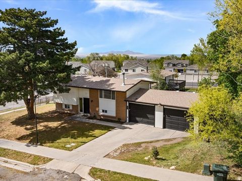 Tiny photo for 21 QUEBEC CIR, Tooele, UT 84074 (MLS # 2153560)