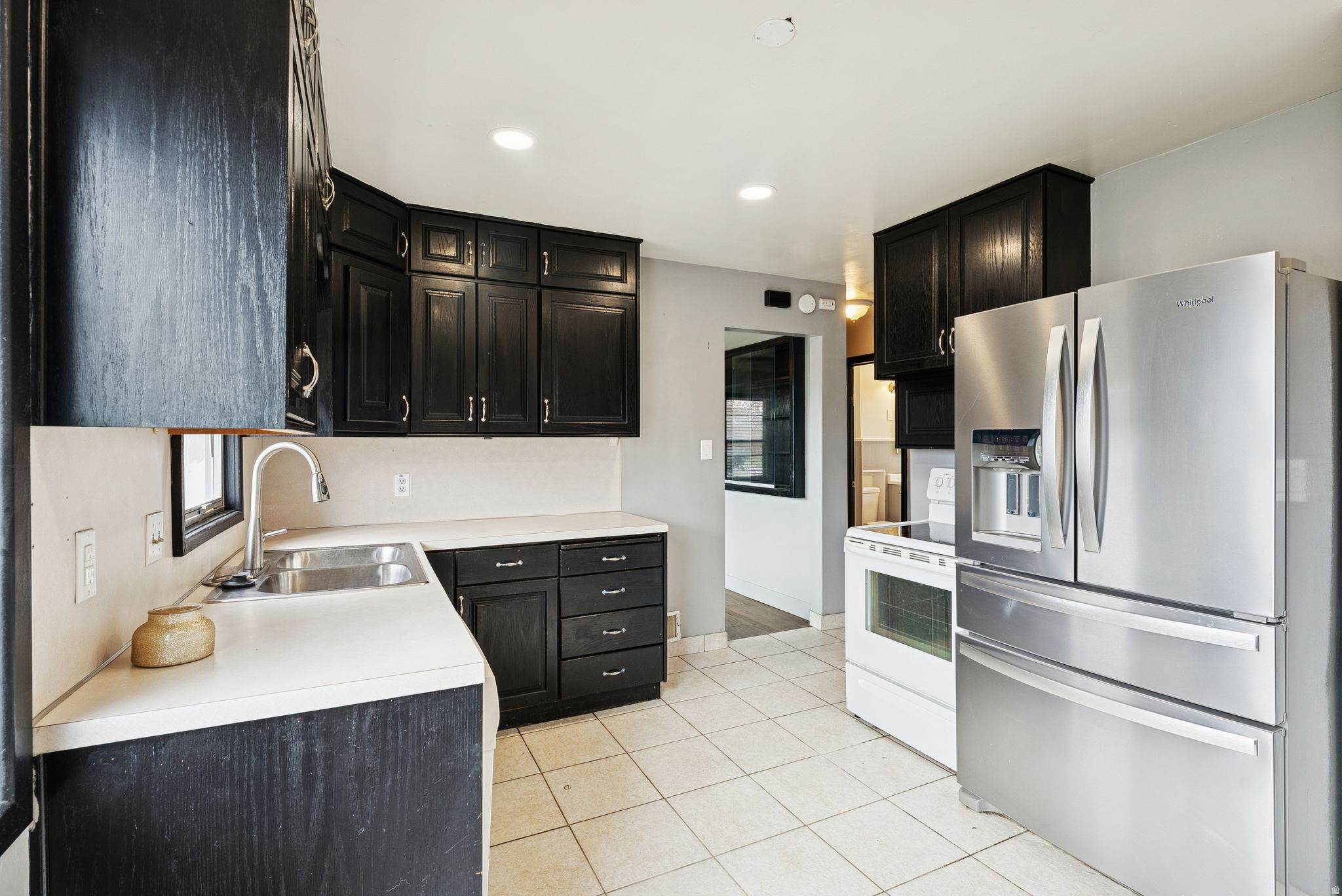 HAK VERN PARK ADDITI - Residential Lease