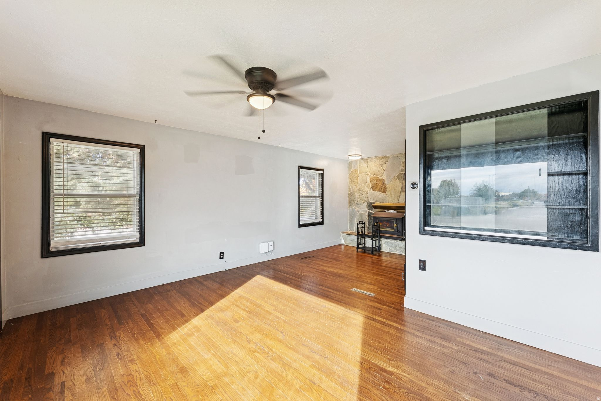 HAK VERN PARK ADDITI - Residential Lease