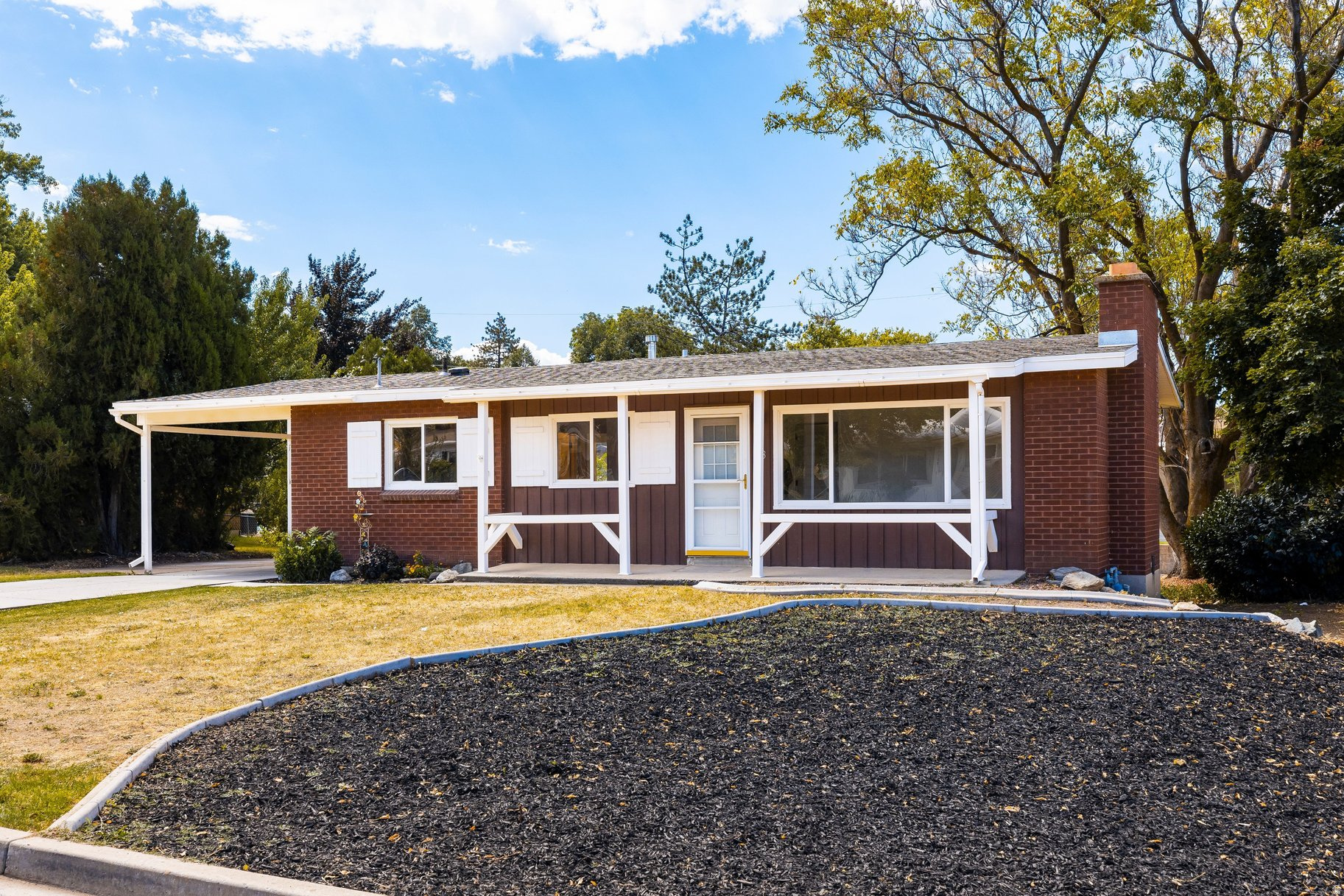 Photo 1 of 28 — 348 E 300 N, Centerville, UT 84014
