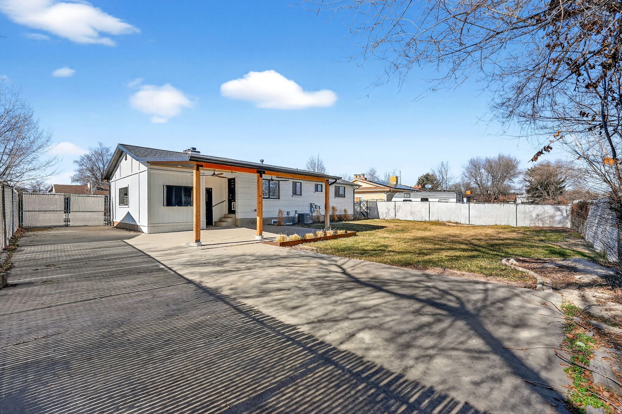 CAMELOT - Residential