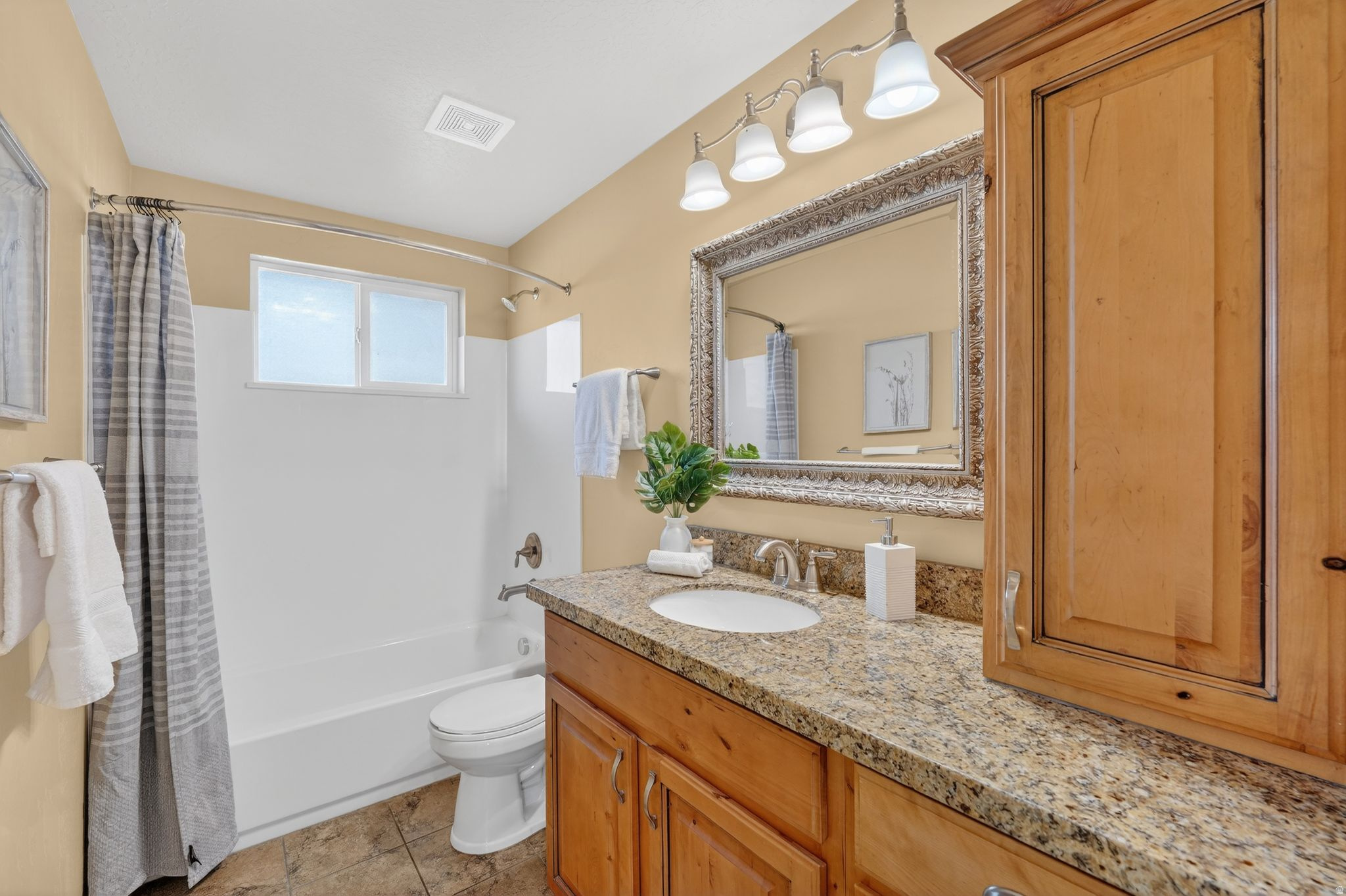 CAMELOT - Residential