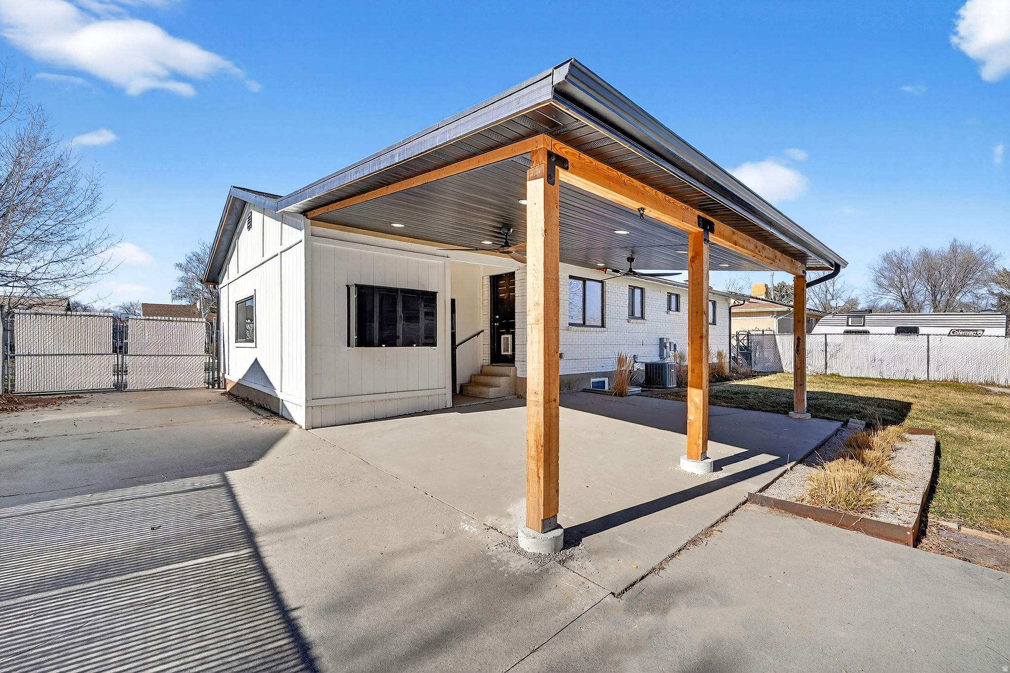 CAMELOT - Residential