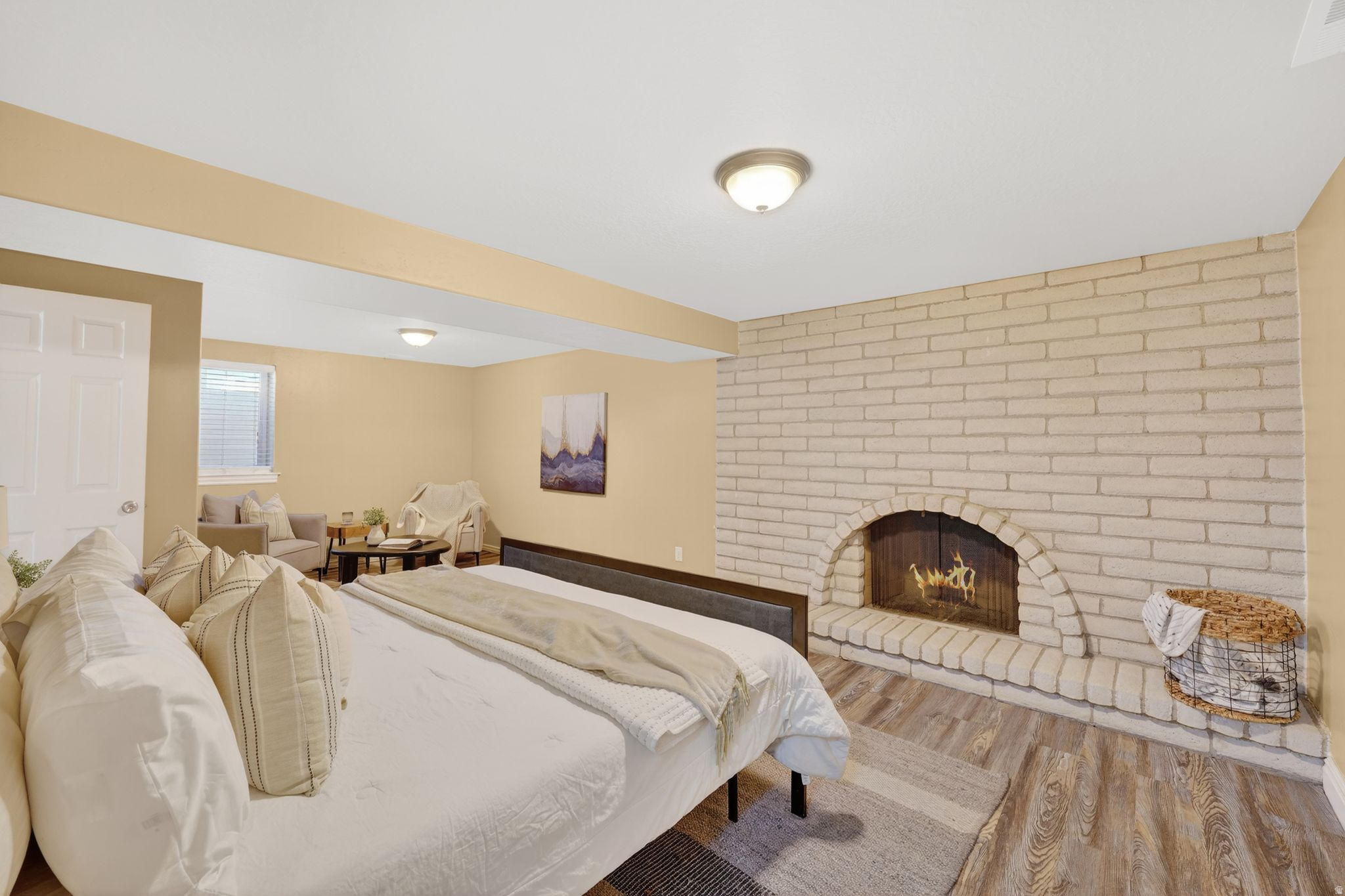 CAMELOT - Residential