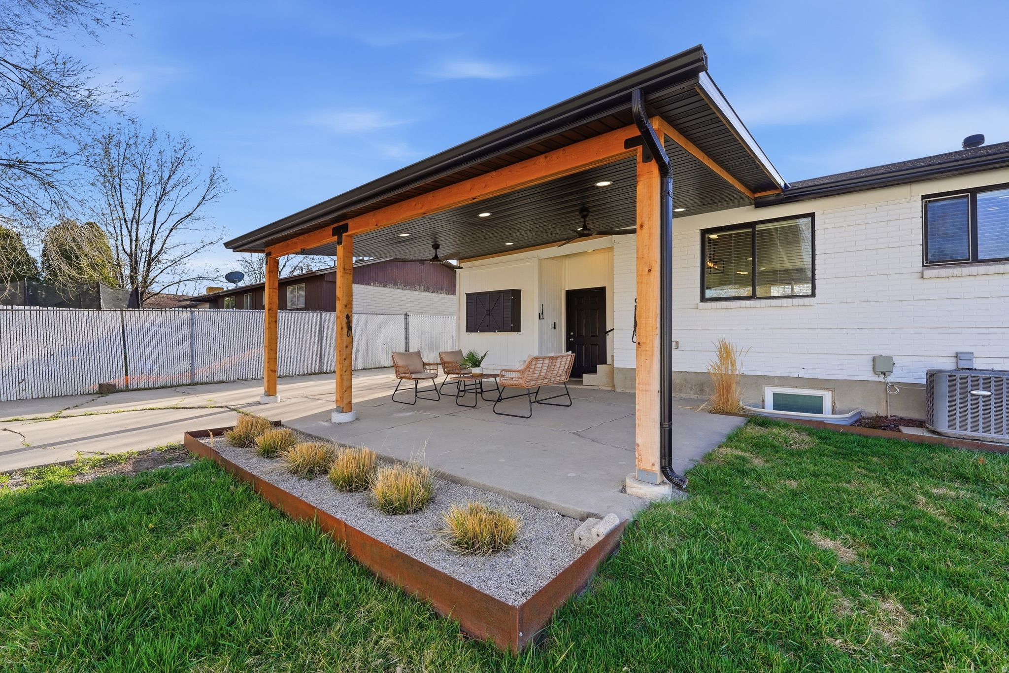 CAMELOT - Residential