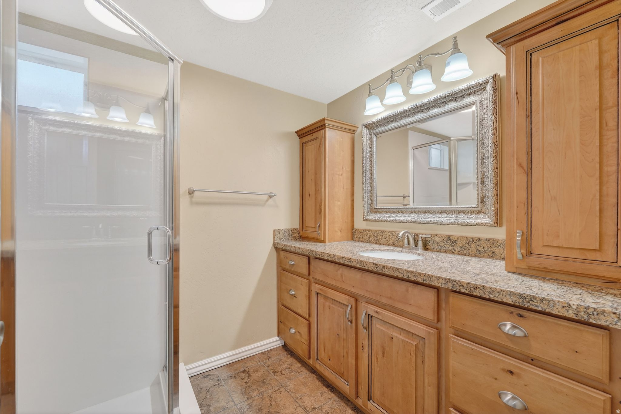 CAMELOT - Residential