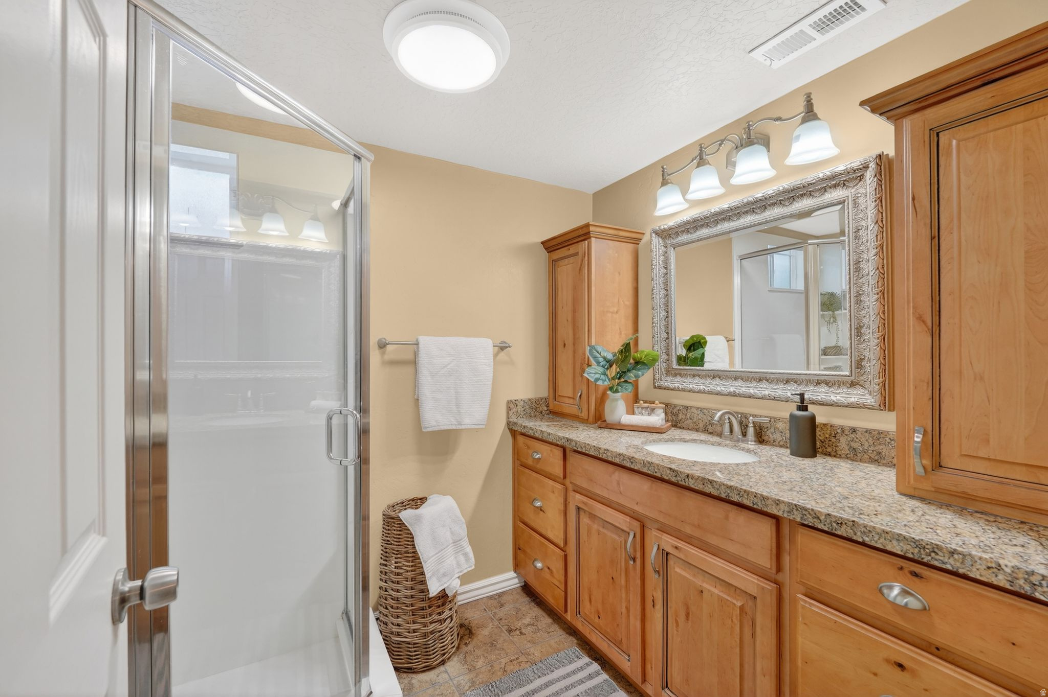 CAMELOT - Residential