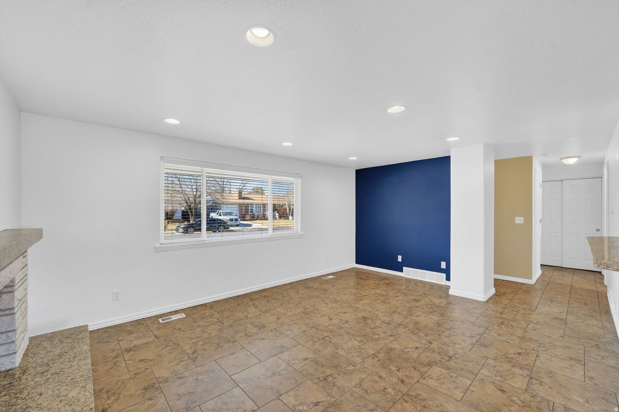 CAMELOT - Residential