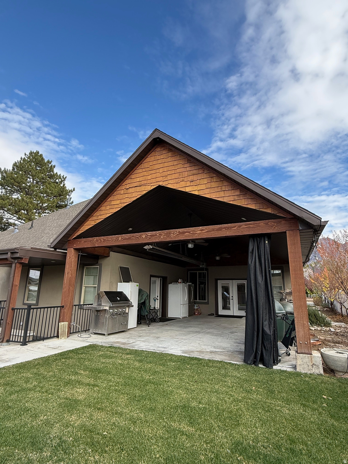 WEST ESTATES - Residential