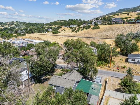 Tiny photo for 2553 E 6550 S, Uintah, UT 84405 (MLS # 2100765)