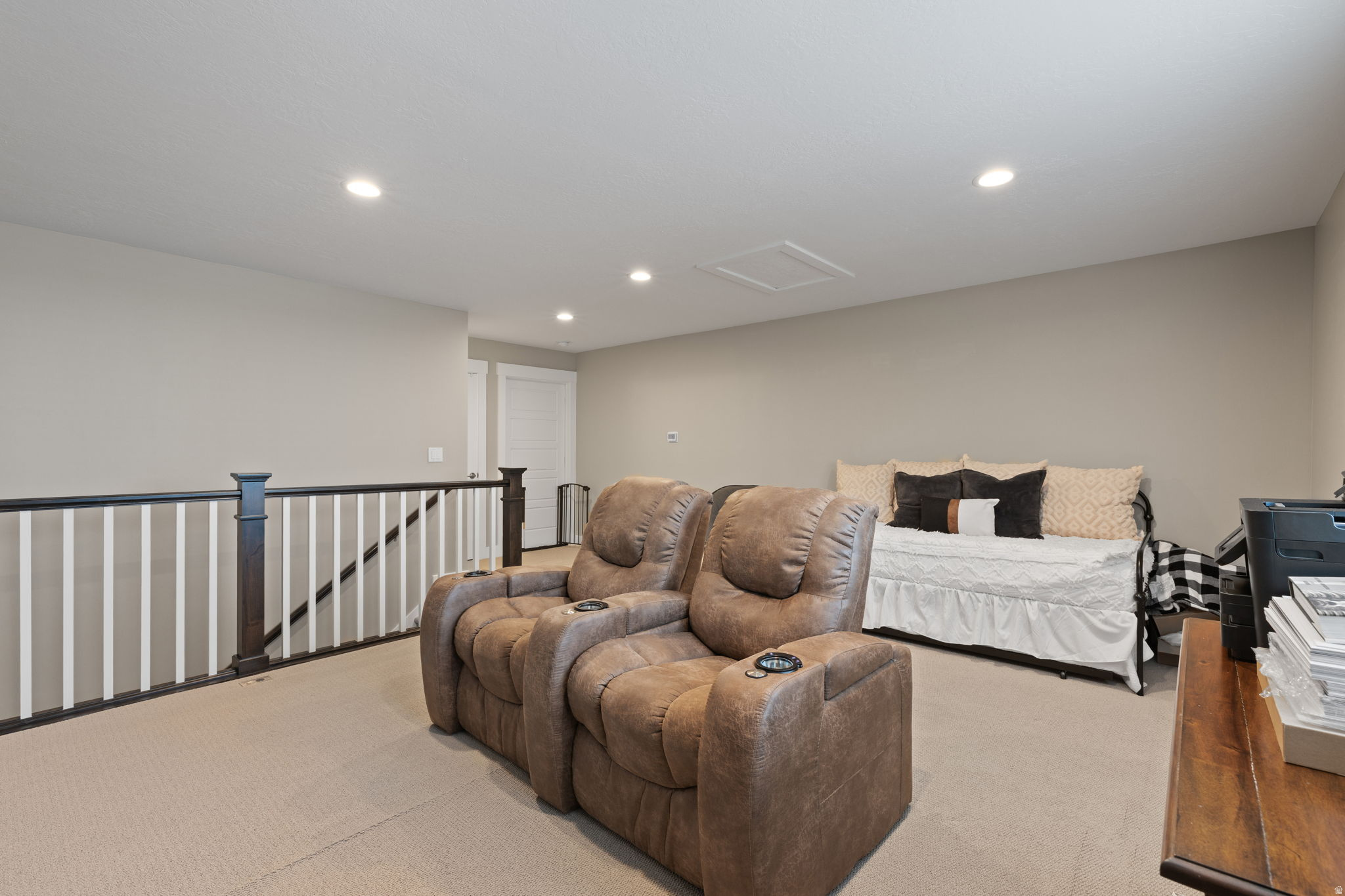 RIVER VIEW - Residential