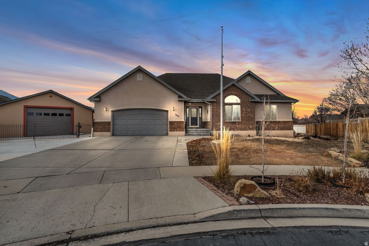 ASPEN MEADOWS - Residential