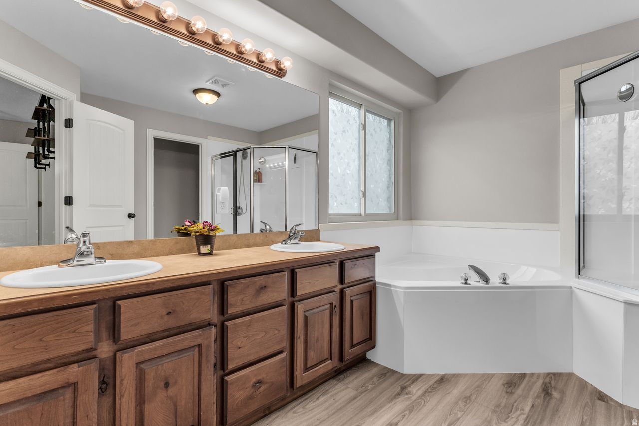 ASPEN MEADOWS - Residential