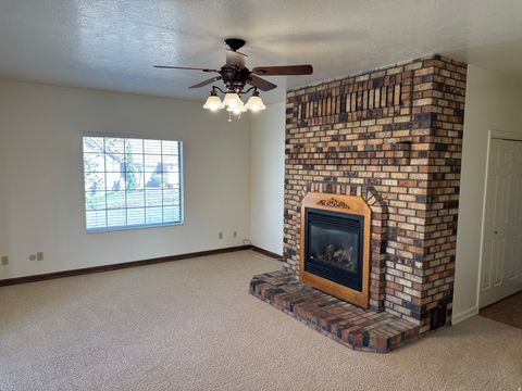 Tiny photo for 1273 N NEWPORT LANE Ln, Kaysville, UT 84037 (MLS # 2146670)