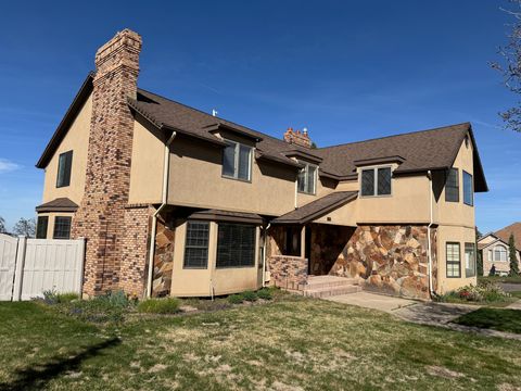 Tiny photo for 1273 N NEWPORT LANE Ln, Kaysville, UT 84037 (MLS # 2146670)