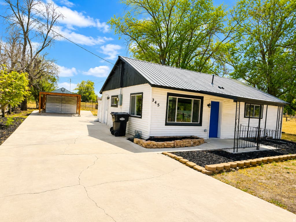 Photo of 345 W PEACH ST S, Grantsville, UT 84029 (MLS # 2177882)