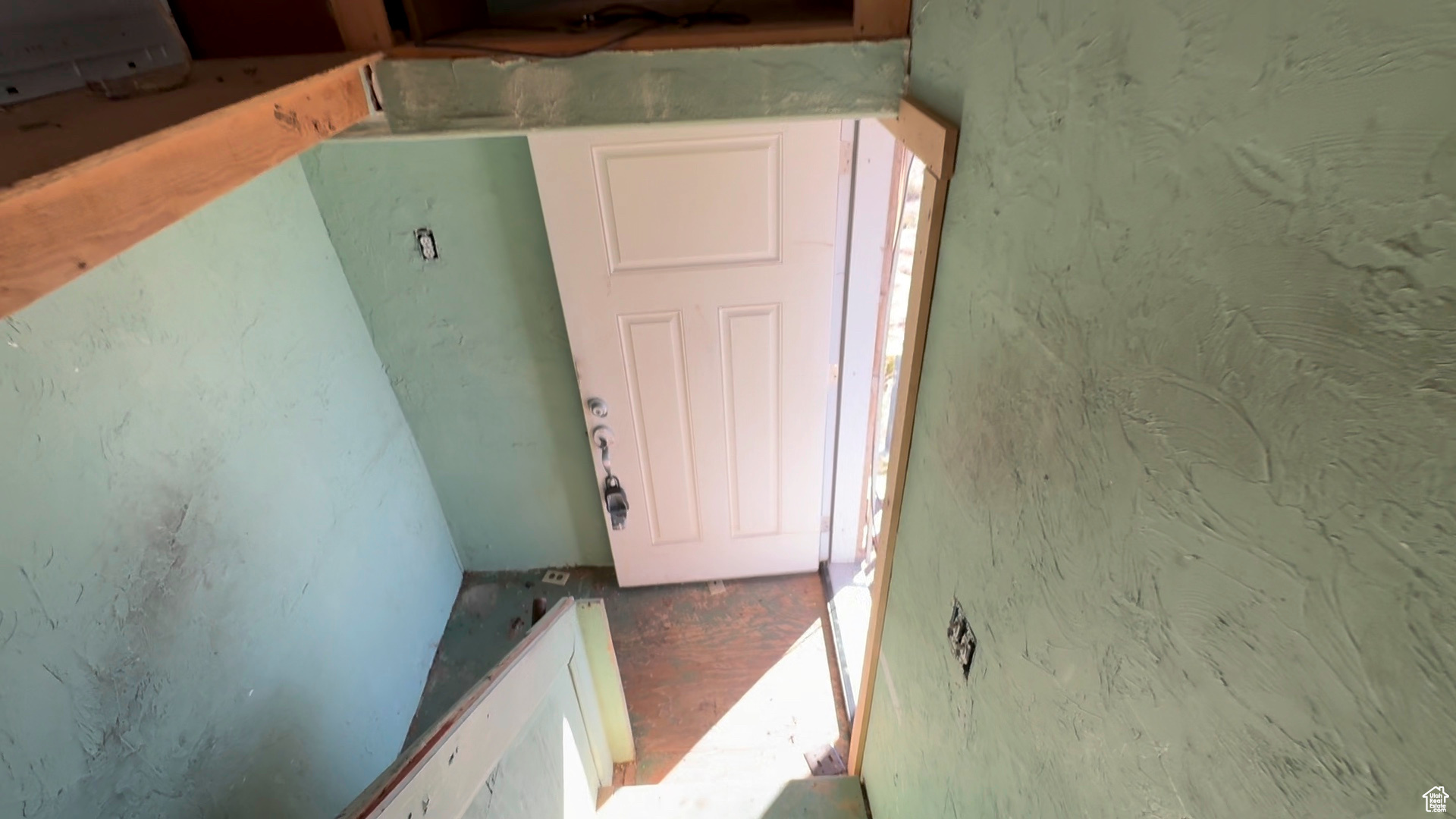 BLUEBENCH - Residential