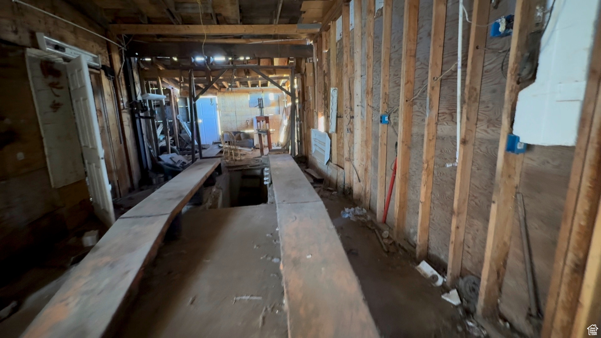 BLUEBENCH - Residential