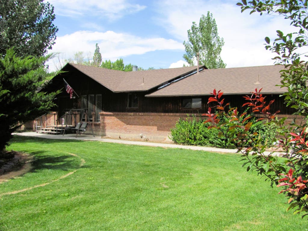 Photo of 690 E 100 N, Wellington, UT 84542 (MLS # 2180938)