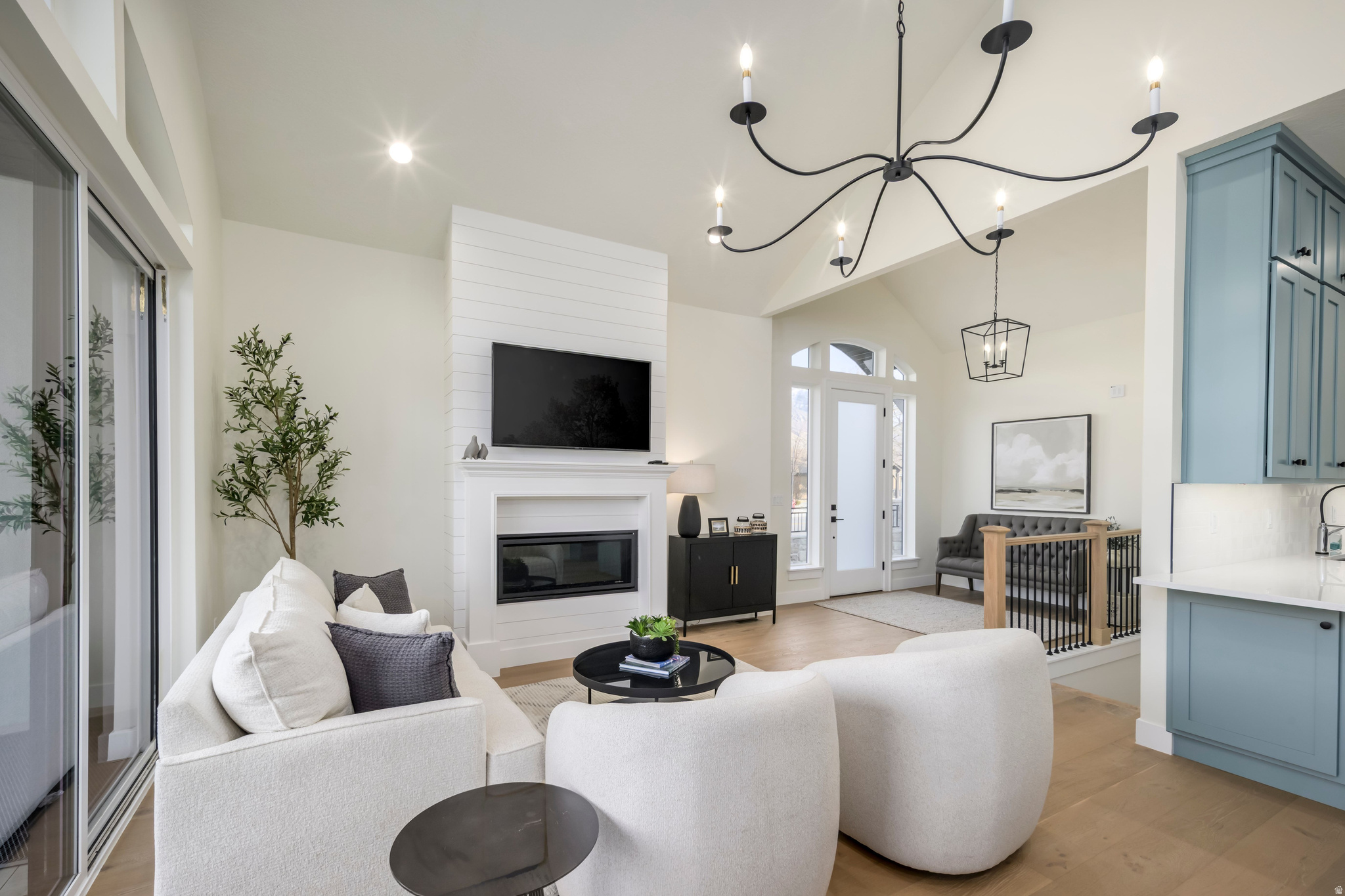 MONTDELLA - Residential Income