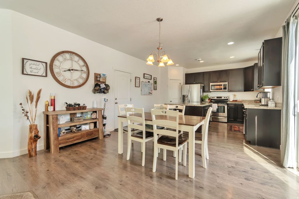 Photo of 253 W QUARTZ RD, Tooele, UT 84074 (MLS # 2149369)