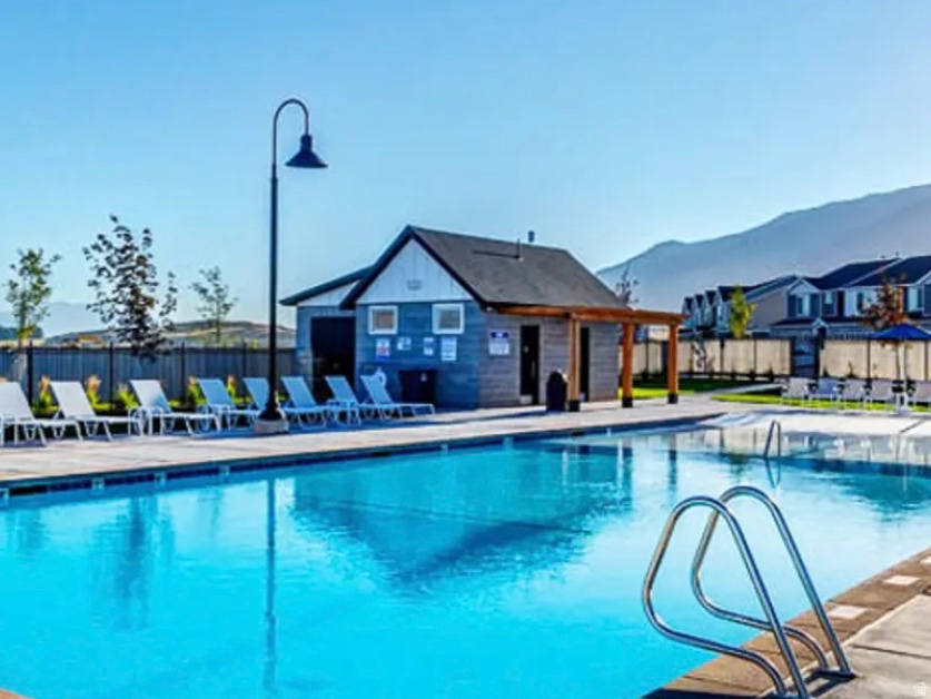 SUMMIT RIDGE TOWNS - Residential