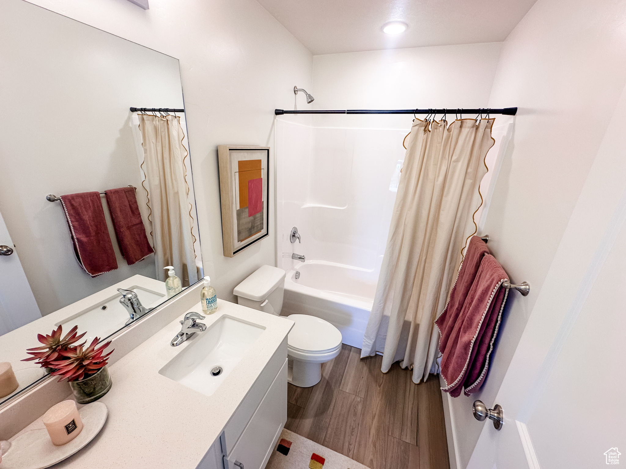 SUGAR CREEK TOWNHOMES - Residential