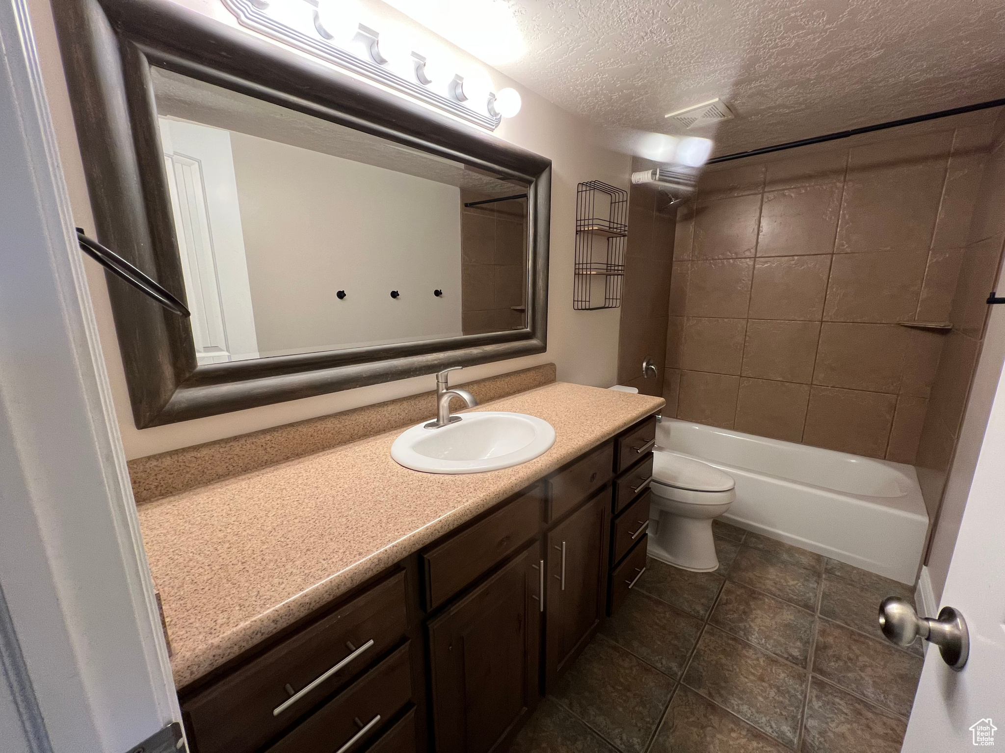 CEDARWOOD ESTATES - Residential
