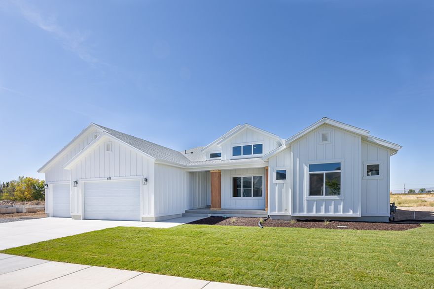 Move-in Ready Brookline Home. Photos are sample, soon will have new photos. Great use of floor plan. Stunning views of the mountains and valley at the Oakridge Cove community. $10K in closing costs with the builder's preferred lender! Call/text a Salisbury agent today for more info about this or any other model that we can build you at this one-of-a-kind Spanish Fork community! Buyer to verify all info