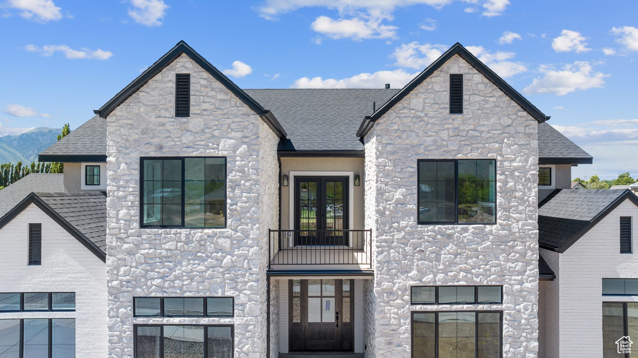 OAKRIDGE COVE - Residential