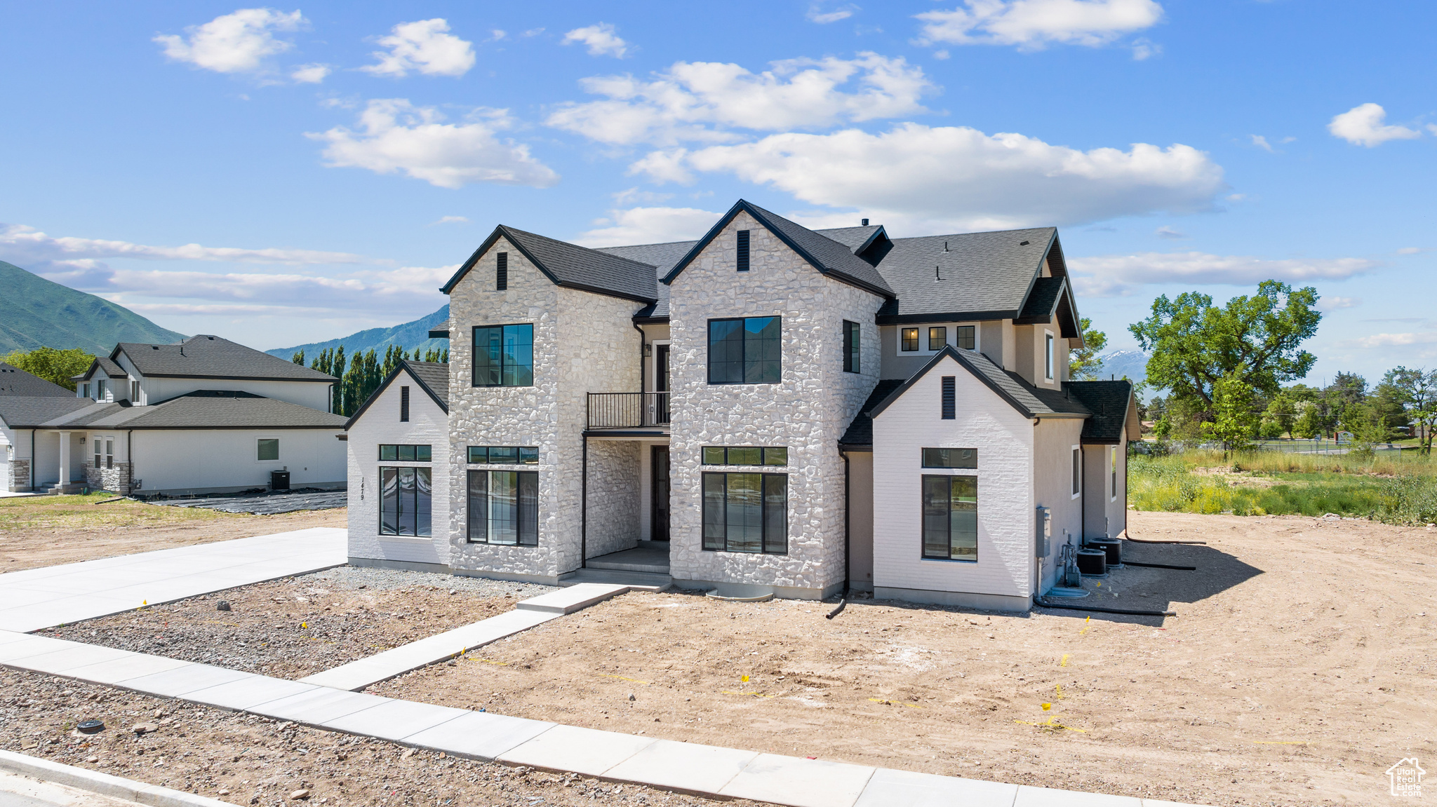 OAKRIDGE COVE - Residential