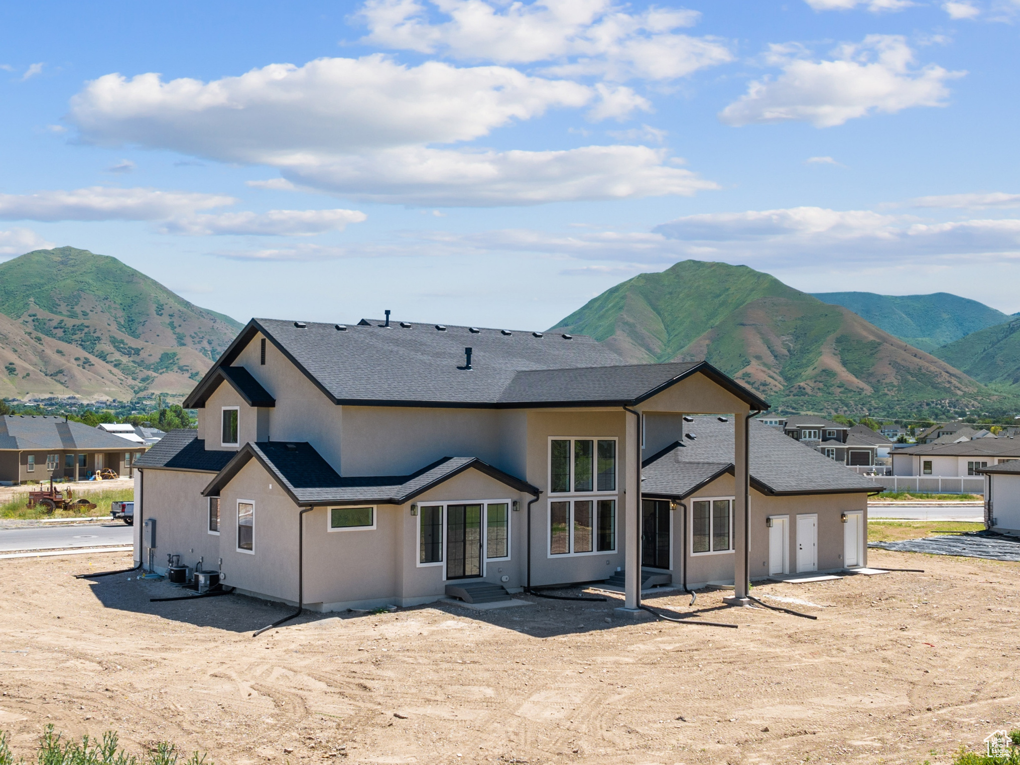 OAKRIDGE COVE - Residential