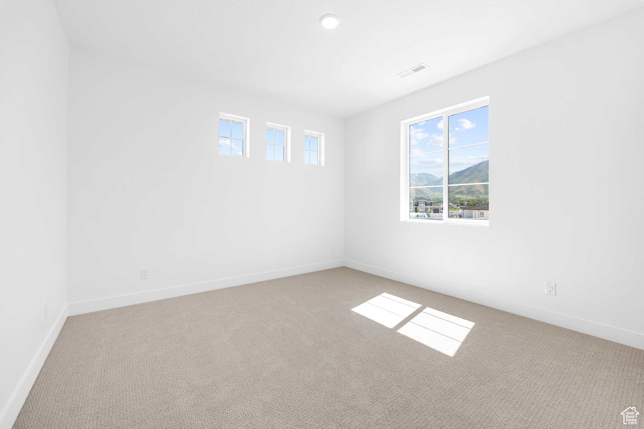 OAKRIDGE COVE - Residential