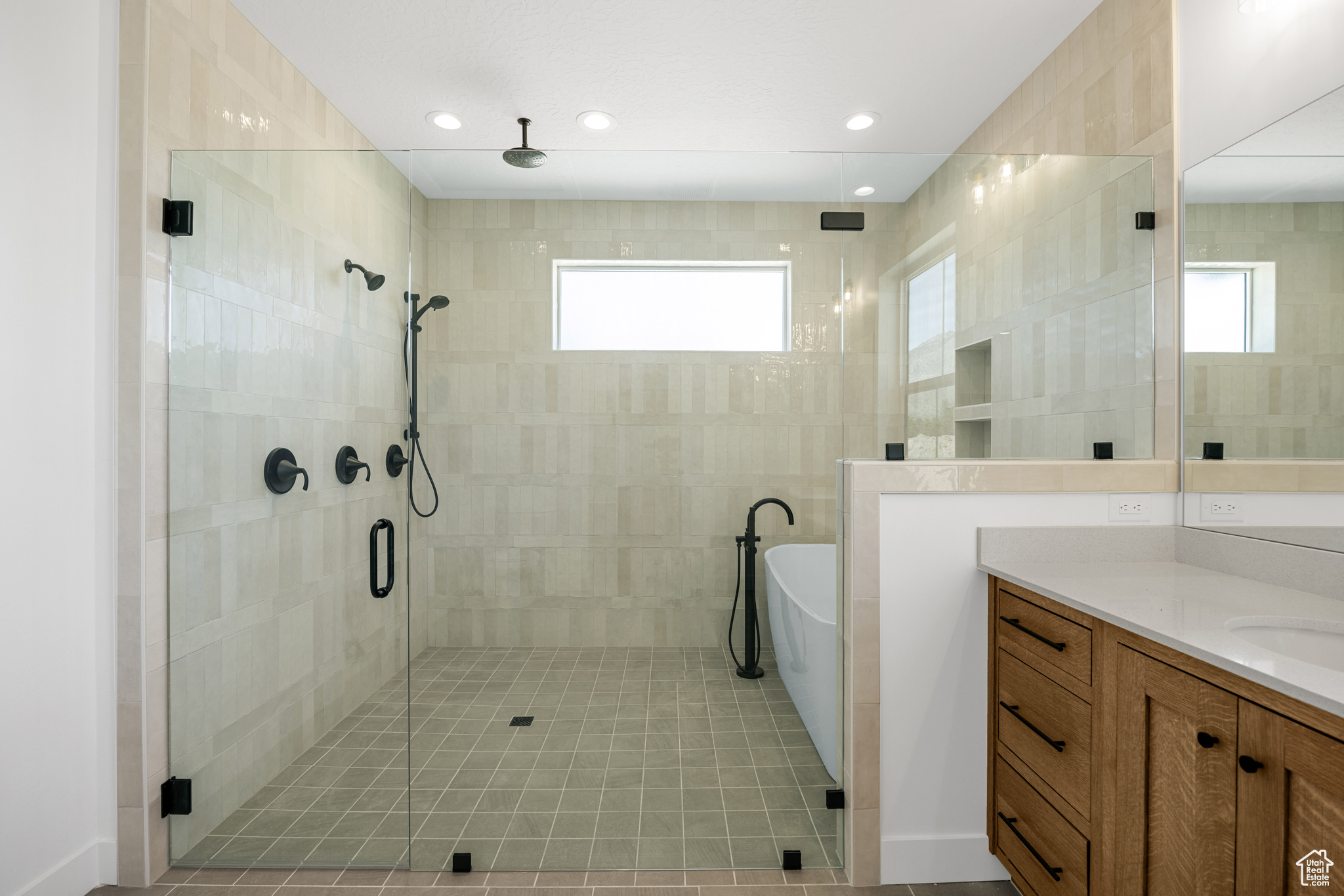 OAKRIDGE COVE - Residential