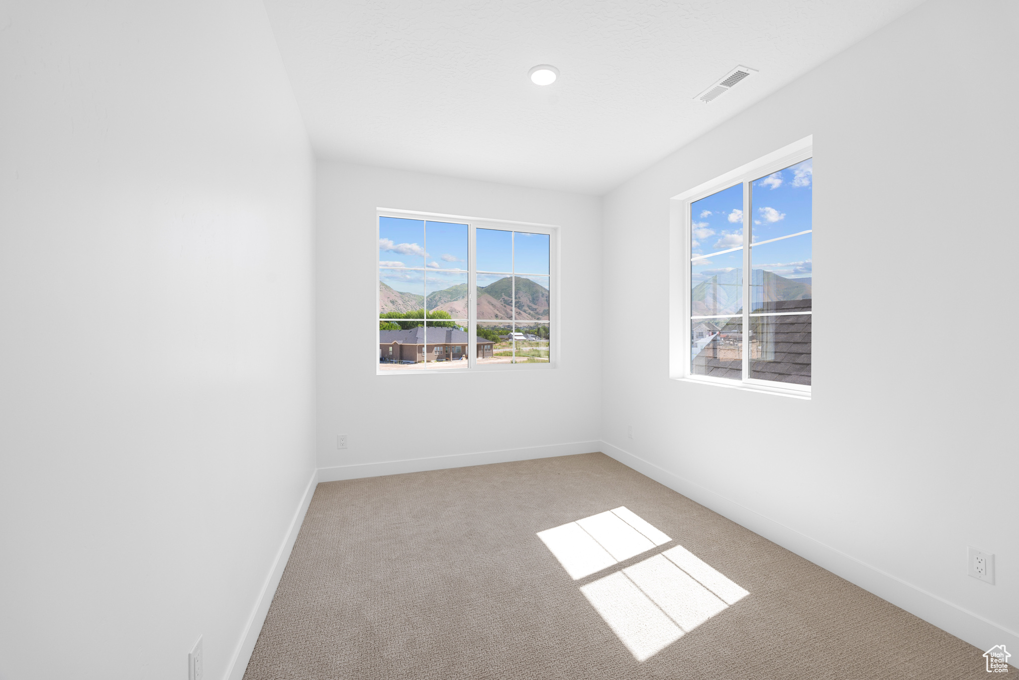OAKRIDGE COVE - Residential