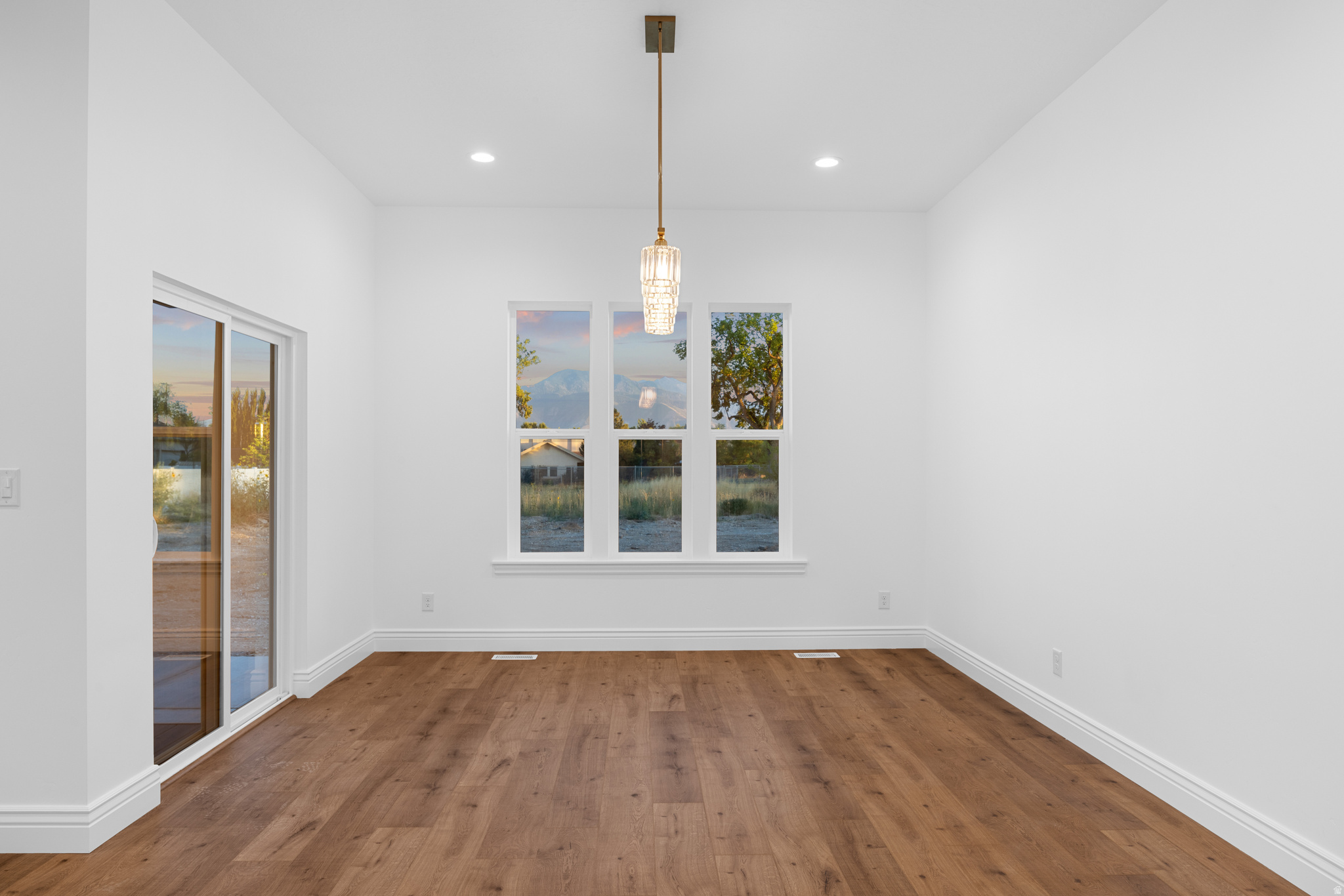 OAKRIDGE COVE - Residential