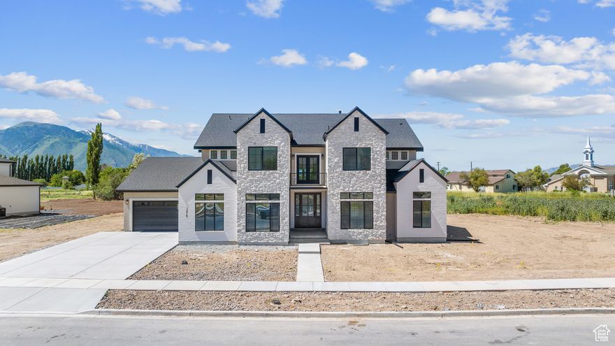 The "Windsor" Great use of floor plan. Stunning views of the mountains and valley at the Oakridge Cove community. $10K in closing costs with the builder's preferred lender! Rates are subject to change, and subject to loan approval. Call/text a Salisbury agent today for more info about this or any other model that we can build you at this one-of-a-kind Spanish Fork community! Buyer to verify all info