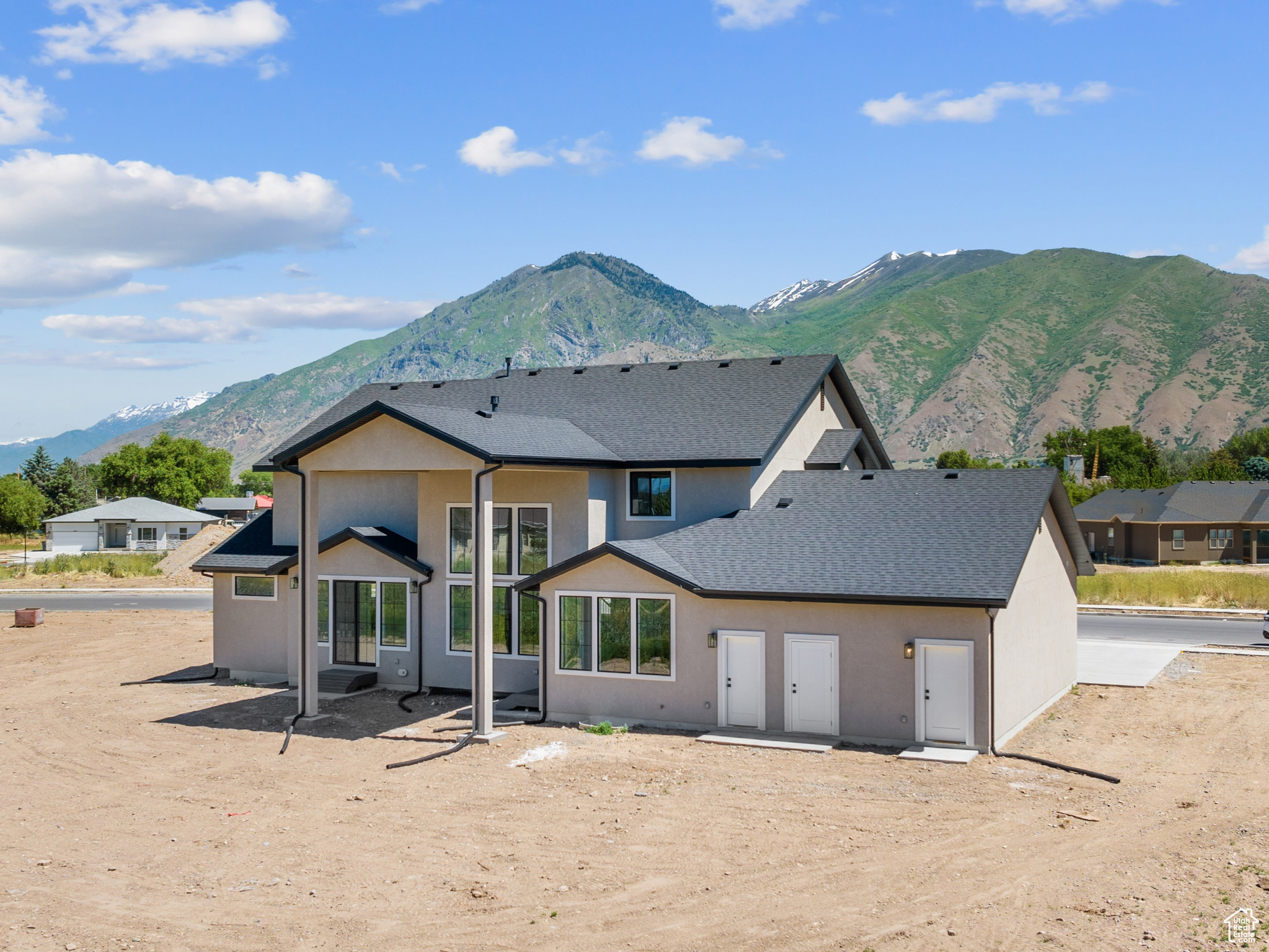 OAKRIDGE COVE - Residential