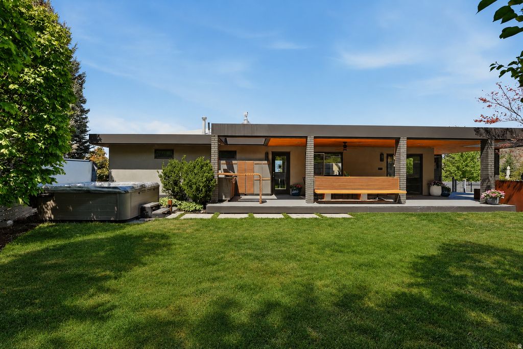 Photo of 3311 S MONTE VERDE DR W, Salt Lake City, UT 84109 (MLS # 2155839)
