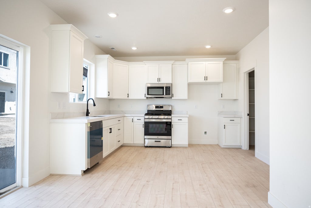 Photo of 578 W 1750 N, Harrisville, UT 84404 (MLS # 2185902)