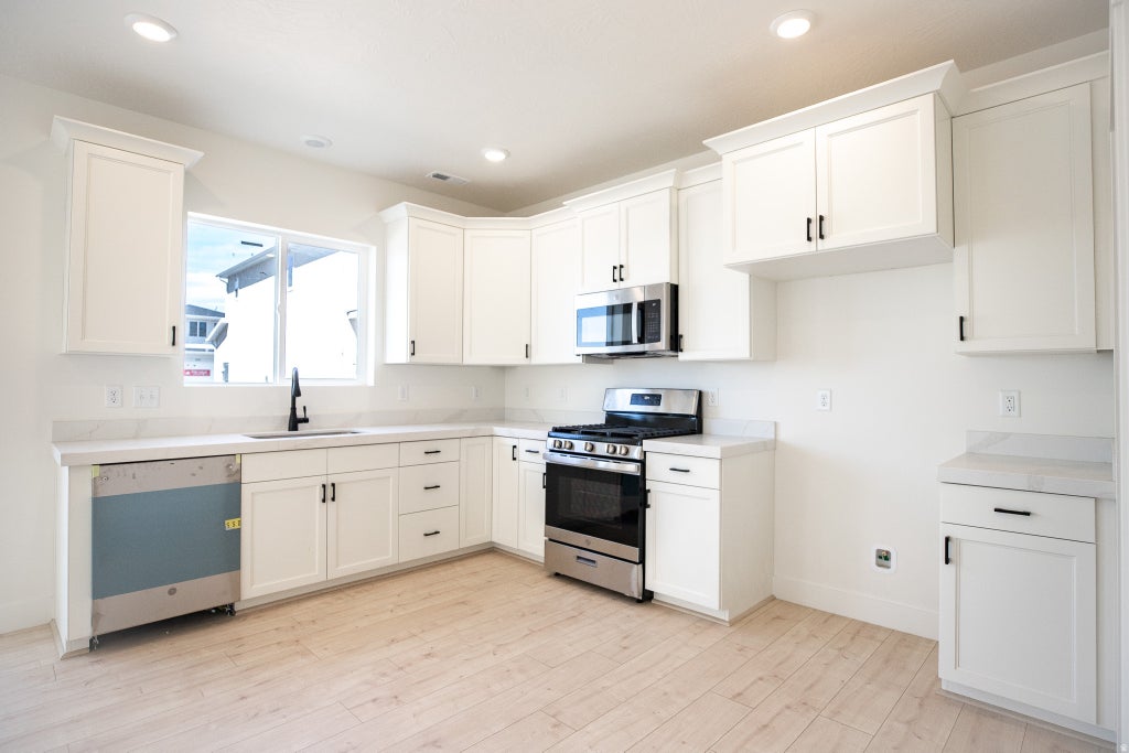 Photo of 578 W 1750 N, Harrisville, UT 84404 (MLS # 2185902)