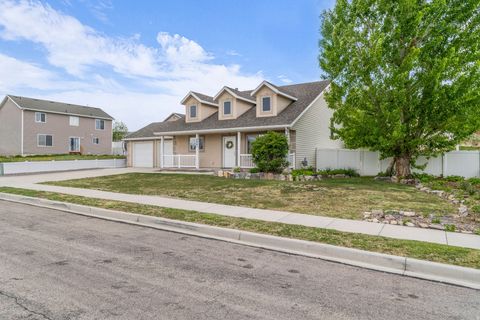 Tiny photo for 4061 S MONTEGO DR W, Saratoga Springs, UT 84045 (MLS # 2151871)