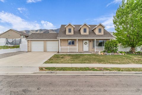 Photo of 4061 S MONTEGO DR W, Saratoga Springs, UT 84045 (MLS # 2151871)